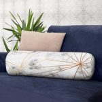 - RealHomes Özel Tasarımlı Dijital Baskılı İç Dolgulu Fermuarlı Silindir Yastık - Realhomes Mermer Zeminde Altın Geometrik Şekiller Özel Tasarımlı İç Dolgulu - Fermuarlı Süet Berjer Silindir Yastık Kırlent Realhomes