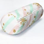 - RealHomes Özel Tasarımlı Dijital Baskılı İç Dolgulu Fermuarlı Silindir Yastık - Realhomes Realhomes Pembe Mavi Zeminde Kar Tanesi Detaylı Modern İç Dolgulu Fermuarlı Çok Amaçlı Silindir Yastık Kırlent Realhomes