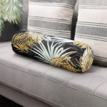 - RealHomes Özel Tasarımlı Dijital Baskılı İç Dolgulu Fermuarlı Silindir Yastık - Realhomes  Siyah Zeminde Palmiye Yaprakları Özel Tasarım İç Dolgulu Yumuşak Silindir Form Yastık Kırlent Realhomes