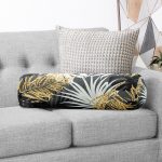 - RealHomes Özel Tasarımlı Dijital Baskılı İç Dolgulu Fermuarlı Silindir Yastık - Realhomes  Siyah Zeminde Palmiye Yaprakları Özel Tasarım İç Dolgulu Yumuşak Silindir Form Yastık Kırlent Realhomes