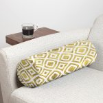 - RealHomes Özel Tasarımlı Dijital Baskılı İç Dolgulu Fermuarlı Silindir Yastık - Realhomes Geometrik Şekilli Altın Detaylı Modern İç Dolgulu Süet Silindir Yastık Kırlent - Bel Yastığı Realhomes