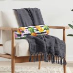 - RealHomes Özel Tasarımlı Dijital Baskılı İç Dolgulu Fermuarlı Silindir Yastık - Realhomes Siyah Zeminli Renkli Ananaslar Özel Tasarım İç Dolgulu - Fermuarlı Süet Silindir Daire Yastık Kırlent Realhomes