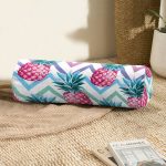 - RealHomes Özel Tasarımlı Dijital Baskılı İç Dolgulu Fermuarlı Silindir Yastık - Realhomes Renkli Zikzak Desenli Ananaslar Modern Tasarımlı İç Dolgulu Fermuarlı Çok Amaçlı Silindir Yastık Kırlent Realhomes