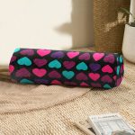 - RealHomes Özel Tasarımlı Dijital Baskılı İç Dolgulu Fermuarlı Silindir Yastık - Realhomes  Realhomes Siyah Zeminde Kalpler Özel Tasarımlı Modern İç Dolgulu - Fermuarlı Süet Silindir Daire Yastık Kırlent Realhomes