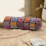 - RealHomes Özel Tasarımlı Dijital Baskılı İç Dolgulu Fermuarlı Silindir Yastık - Realhomes Realhomes Kareli Etnik Desenli Özel Tasarım Modern İç Dolgulu - Fermuarlı Süet Silindir Rulo Yastık Kırlent Realhomes