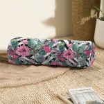 Geometrik Zeminde Çiçek ve Kaktüsler Özel Tasarım İç Dolgulu - Fermuarlı Süet Silindir Rulo Yastık Kırlent Realhomes