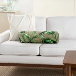 - RealHomes Özel Tasarımlı Dijital Baskılı İç Dolgulu Fermuarlı Silindir Yastık - Realhomes  Çuval Zeminde Yeşil Yaprak Desenli Özel Tasarım İç Dolgulu Fermuarlı Çok Amaçlı Silindir Yastık Kırlent Realhomes