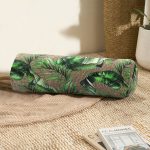 - RealHomes Özel Tasarımlı Dijital Baskılı İç Dolgulu Fermuarlı Silindir Yastık - Realhomes  Çuval Zeminde Yeşil Yaprak Desenli Özel Tasarım İç Dolgulu Fermuarlı Çok Amaçlı Silindir Yastık Kırlent Realhomes