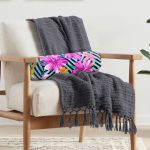 - RealHomes Özel Tasarımlı Dijital Baskılı İç Dolgulu Fermuarlı Silindir Yastık - Realhomes Mavi Geometrik Zeminli Çiçekler Modern Tasarım İç Dolgulu - Fermuarlı Süet Silindir Daire Yastık Kırlent Realhomes