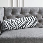 - RealHomes Özel Tasarımlı Dijital Baskılı İç Dolgulu Fermuarlı Silindir Yastık - Realhomes Siyah Geometrik Çizgiler Özel Tasarımlı Dekoratif İç Dolgulu - Fermuarlı Süet Silindir Daire Yastık Kırlent Realhomes