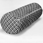 Siyah Beyaz Üçgen Geometrik Desenli Dijital Baskılı İç Dolgulu Yumuşak Silindir Form Yastık Kırlent Realhomes
