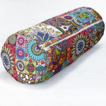 - RealHomes Özel Tasarımlı Dijital Baskılı İç Dolgulu Fermuarlı Silindir Yastık - Realhomes  Realhomes Renkli Mozaik Desenli Dijital Baskılı Modern İç Dolgulu Fermuarlı Çok Amaçlı Silindir Yastık Kırlent Realhomes