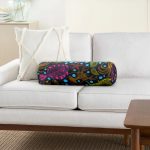 Siyah Zeminde Deniz Canlıları Çizimli Modern İç Dolgulu - Fermuarlı Süet Berjer Silindir Yastık Kırlent Realhomes