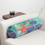 - RealHomes Özel Tasarımlı Dijital Baskılı İç Dolgulu Fermuarlı Silindir Yastık - Realhomes Modern Deniz Yıldızları 3D Baskılı İç Dolgulu - Fermuarlı Süet Silindir Rulo Yastık Kırlent Realhomes