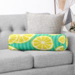 Yeşil Zeminde Limonlar Özel Tasarımlı Modern İç Dolgulu - Fermuarlı Süet Silindir Daire Yastık Kırlent Realhomes