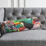 - RealHomes Özel Tasarımlı Dijital Baskılı İç Dolgulu Fermuarlı Silindir Yastık - Realhomes  Amazon Papağan Temalı Dijital Baskılı İç Dolgulu Süet Silindir Yastık Kırlent - Bel Yastığı Realhomes