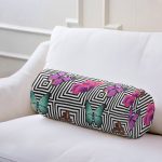 - RealHomes Özel Tasarımlı Dijital Baskılı İç Dolgulu Fermuarlı Silindir Yastık - Realhomes Geometrik Zeminde Renkli Kelebekler Özel Tasarım İç Dolgulu - Fermuarlı Süet Berjer Silindir Yastık Kırlent Realhomes