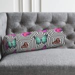 - RealHomes Özel Tasarımlı Dijital Baskılı İç Dolgulu Fermuarlı Silindir Yastık - Realhomes Geometrik Zeminde Renkli Kelebekler Özel Tasarım İç Dolgulu - Fermuarlı Süet Berjer Silindir Yastık Kırlent Realhomes