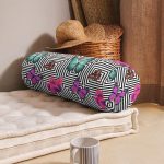 - RealHomes Özel Tasarımlı Dijital Baskılı İç Dolgulu Fermuarlı Silindir Yastık - Realhomes Geometrik Zeminde Renkli Kelebekler Özel Tasarım İç Dolgulu - Fermuarlı Süet Berjer Silindir Yastık Kırlent Realhomes