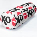 - RealHomes Özel Tasarımlı Dijital Baskılı İç Dolgulu Fermuarlı Silindir Yastık - Realhomes XO Özel Tasarımlı Dijital Baskılı Modern İç Dolgulu - Fermuarlı Süet Silindir Yuvarlak Yastık Kırlent Realhomes