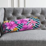 - RealHomes Özel Tasarımlı Dijital Baskılı İç Dolgulu Fermuarlı Silindir Yastık - Realhomes Zikzak Zeminde Renkli Çiçek Desenli Özel Tasarım Dijital Baskılı Modern İç Dolgulu Süet Silindir Yastık Kırlent - Bel Yastığı Realhomes