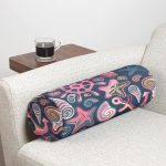 - RealHomes Özel Tasarımlı Dijital Baskılı İç Dolgulu Fermuarlı Silindir Yastık - Realhomes Lacivert Zeminli Deniz Midyeleri Dijital Baskılı Modern İç Dolgulu - Fermuarlı Süet Silindir Daire Yastık Kırlent Realhomes