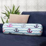 - RealHomes Özel Tasarımlı Dijital Baskılı İç Dolgulu Fermuarlı Silindir Yastık - Realhomes Rengarenk Çapa Desenli Özel Tasarımlı Dijital Baskılı Modern İç Dolgulu Fermuarlı Çok Amaçlı Silindir Yastık Kırlent Realhomes