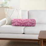 - RealHomes Özel Tasarımlı Dijital Baskılı İç Dolgulu Fermuarlı Silindir Yastık - Realhomes  Fuşya Zeminli Damask Motifler Modern İç Dolgulu - Fermuarlı Süet Silindir Daire Yastık Kırlent Realhomes