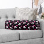 - RealHomes Özel Tasarımlı Dijital Baskılı İç Dolgulu Fermuarlı Silindir Yastık - Realhomes Siyah Zeminde İskelet Desenli Dijital Baskılı Özel Tasarım Modern İç Dolgulu Yumuşak Silindir Form Yastık Kırlent Realhomes