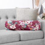 Kırmızı Zeminde Çiçek Motifli Dijital Baskılı Özel Tasarım Modern İç Dolgulu Yumuşak Silindir Form Yastık Kırlent Realhomes