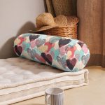 Renkli Kalpler Dijital Baskılı İç Dolgulu - Fermuarlı Süet Silindir Daire Yastık Kırlent Realhomes