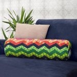 - RealHomes Özel Tasarımlı Dijital Baskılı İç Dolgulu Fermuarlı Silindir Yastık - Realhomes Renkli Zikzak Tasarımlı Dijital Baskılı Modern İç Dolgulu - Fermuarlı Süet Berjer Silindir Yastık Kırlent Realhomes