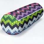 - RealHomes Özel Tasarımlı Dijital Baskılı İç Dolgulu Fermuarlı Silindir Yastık - Realhomes Renkli Zikzak Tasarımlı Dijital Baskılı Modern İç Dolgulu - Fermuarlı Süet Berjer Silindir Yastık Kırlent Realhomes