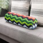 - RealHomes Özel Tasarımlı Dijital Baskılı İç Dolgulu Fermuarlı Silindir Yastık - Realhomes Renkli Zikzak Tasarımlı Dijital Baskılı Modern İç Dolgulu - Fermuarlı Süet Berjer Silindir Yastık Kırlent Realhomes