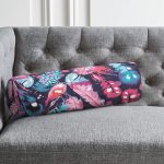 - RealHomes Özel Tasarımlı Dijital Baskılı İç Dolgulu Fermuarlı Silindir Yastık - Realhomes Renkli Tüyler Dijital Baskılı Modern İç Dolgulu Süet Silindir Yastık Kırlent - Bel Yastığı Realhomes