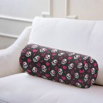 - RealHomes Özel Tasarımlı Dijital Baskılı İç Dolgulu Fermuarlı Silindir Yastık - Realhomes Kurdeleli İskelet Motifli Özel tasarım Dijital Baskılı Modern İç Dolgulu - Fermuarlı Süet Silindir Rulo Yastık Kırlent Realhomes