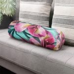 - RealHomes Özel Tasarımlı Dijital Baskılı İç Dolgulu Fermuarlı Silindir Yastık - Realhomes mavi zeminli Rengarenk Çiçekler Modern İç Dolgulu - Fermuarlı Süet Silindir Yuvarlak Yastık Kırlent Realhomes