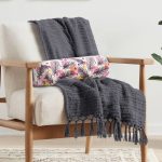 - RealHomes Özel Tasarımlı Dijital Baskılı İç Dolgulu Fermuarlı Silindir Yastık - Realhomes Renkli Tüyler Dijital Baskılı Modern İç Dolgulu - Fermuarlı Süet Silindir Daire Yastık Kırlent Realhomes