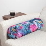 - RealHomes Özel Tasarımlı Dijital Baskılı İç Dolgulu Fermuarlı Silindir Yastık - Realhomes Mavi Zeminde Rengarenk Çiçekler Modern İç Dolgulu Fermuarlı Çok Amaçlı Silindir Yastık Kırlent Realhomes