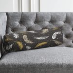 - RealHomes Özel Tasarımlı Dijital Baskılı İç Dolgulu Fermuarlı Silindir Yastık - Realhomes  Siyah Zeminde Gold tüyler Dijital Baskılı Modern İç Dolgulu Yumuşak Silindir Form Yastık Kırlent Realhomes