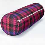 - RealHomes Özel Tasarımlı Dijital Baskılı İç Dolgulu Fermuarlı Silindir Yastık - Realhomes Ekose Desenli Özel Tasarım Dijital Baskılı Modern İç Dolgulu Süet Silindir Yastık Kırlent - Bel Yastığı Realhomes