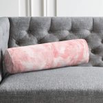 - RealHomes Özel Tasarımlı Dijital Baskılı İç Dolgulu Fermuarlı Silindir Yastık - Realhomes Pudra Zeminli Dijital Baskılı Modern İç Dolgulu Süet Silindir Yastık Kırlent - Bel Yastığı Realhomes