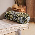 - RealHomes Özel Tasarımlı Dijital Baskılı İç Dolgulu Fermuarlı Silindir Yastık - Realhomes Altın Ve Çiçekli Özel Tasarım Dijital Baskılı Modern İç Dolgulu - Fermuarlı Süet Silindir Rulo Yastık Kırlent Realhomes