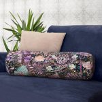 - RealHomes Özel Tasarımlı Dijital Baskılı İç Dolgulu Fermuarlı Silindir Yastık - Realhomes Karmaşık Çiçek Motifli Özel Tasarım Dijital Baskılı Modern İç Dolgulu Yumuşak Silindir Form Yastık Kırlent Realhomes