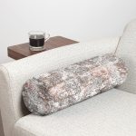 - RealHomes Özel Tasarımlı Dijital Baskılı İç Dolgulu Fermuarlı Silindir Yastık - Realhomes  Soyut Damask Motifli Özel Tasarım Dijital Baskılı Modern İç Dolgulu Süet Silindir Yastık Kırlent - Bel Yastığı Realhomes