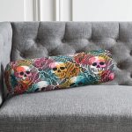 - RealHomes Özel Tasarımlı Dijital Baskılı İç Dolgulu Fermuarlı Silindir Yastık - Realhomes Renkli Zeminde Kurukafa Motifli Dijital Baskılı Modern İç Dolgulu Süet Silindir Yastık Kırlent - Bel Yastığı Realhomes