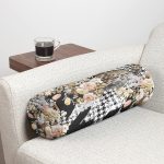 - RealHomes Özel Tasarımlı Dijital Baskılı İç Dolgulu Fermuarlı Silindir Yastık - Realhomes Kazayağı Zeminde Özel Tasarım Dijital Baskılı Modern İç Dolgulu - Fermuarlı Süet Silindir Rulo Yastık Kırlent Realhomes