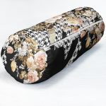 - RealHomes Özel Tasarımlı Dijital Baskılı İç Dolgulu Fermuarlı Silindir Yastık - Realhomes Kazayağı Zeminde Özel Tasarım Dijital Baskılı Modern İç Dolgulu - Fermuarlı Süet Silindir Rulo Yastık Kırlent Realhomes