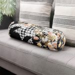 - RealHomes Özel Tasarımlı Dijital Baskılı İç Dolgulu Fermuarlı Silindir Yastık - Realhomes Kazayağı Zeminde Özel Tasarım Dijital Baskılı Modern İç Dolgulu - Fermuarlı Süet Silindir Rulo Yastık Kırlent Realhomes