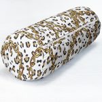 - RealHomes Özel Tasarımlı Dijital Baskılı İç Dolgulu Fermuarlı Silindir Yastık - Realhomes Leopar Ve Zincir Desenli Özel Tasarım Dijital Baskılı Modern İç Dolgulu Süet Silindir Yastık Kırlent - Bel Yastığı Realhomes